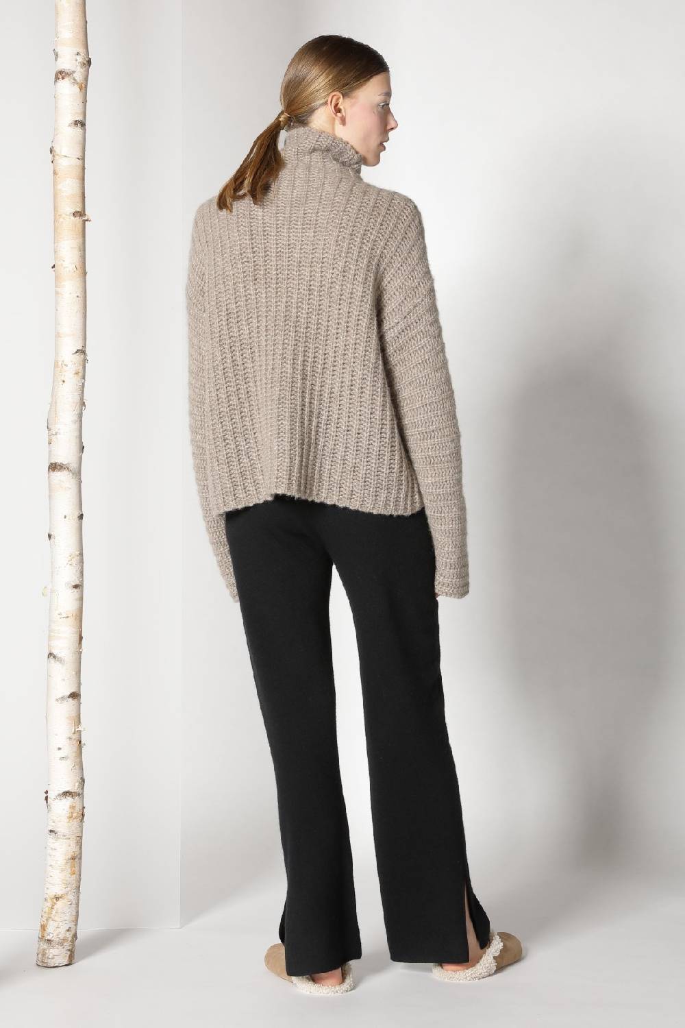 Sminfinity fluffy ribbed turtleneck jumper + pure slitted pants Valentinstagsangebot