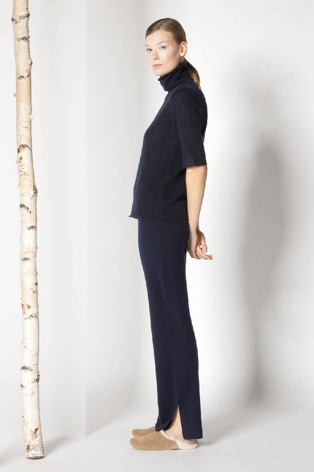 Sminfinity fluffy 1 Ply turtleneck + pure slitted pants Top Angebot