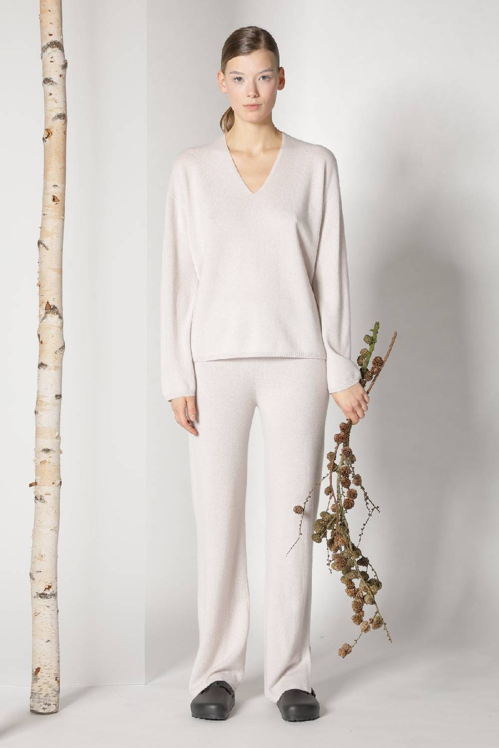 Sminfinity pure V jumper + pure slitted pants Bestseller