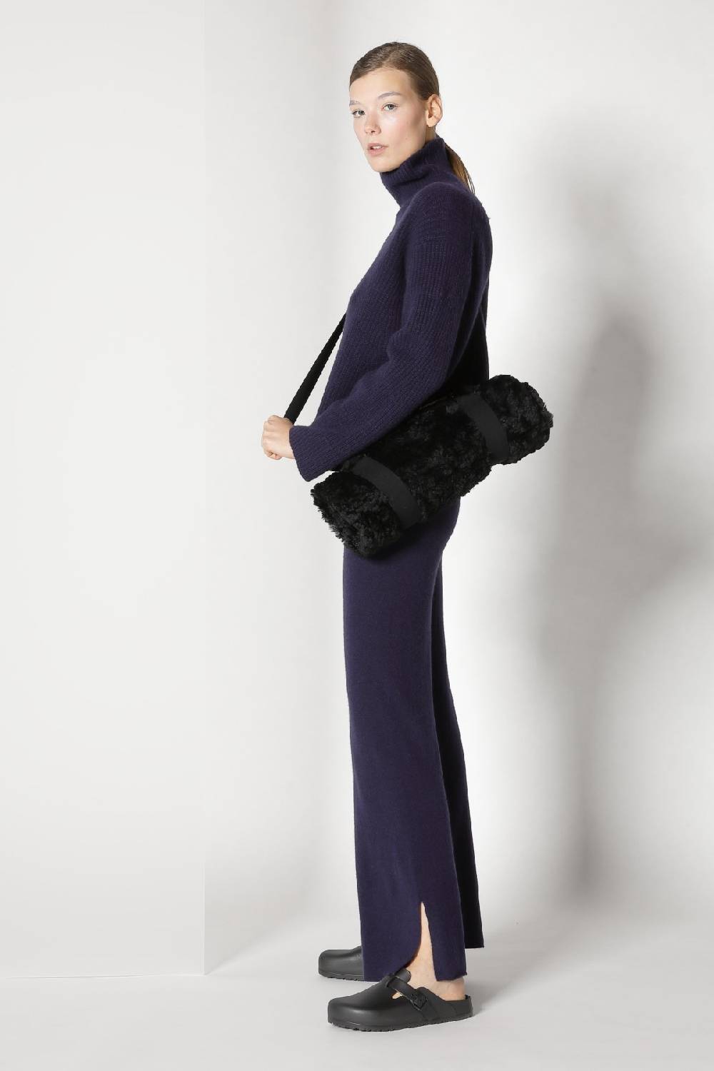 Sminfinity pure icon rib turtle + pure slitted pants Räumungsverkauf