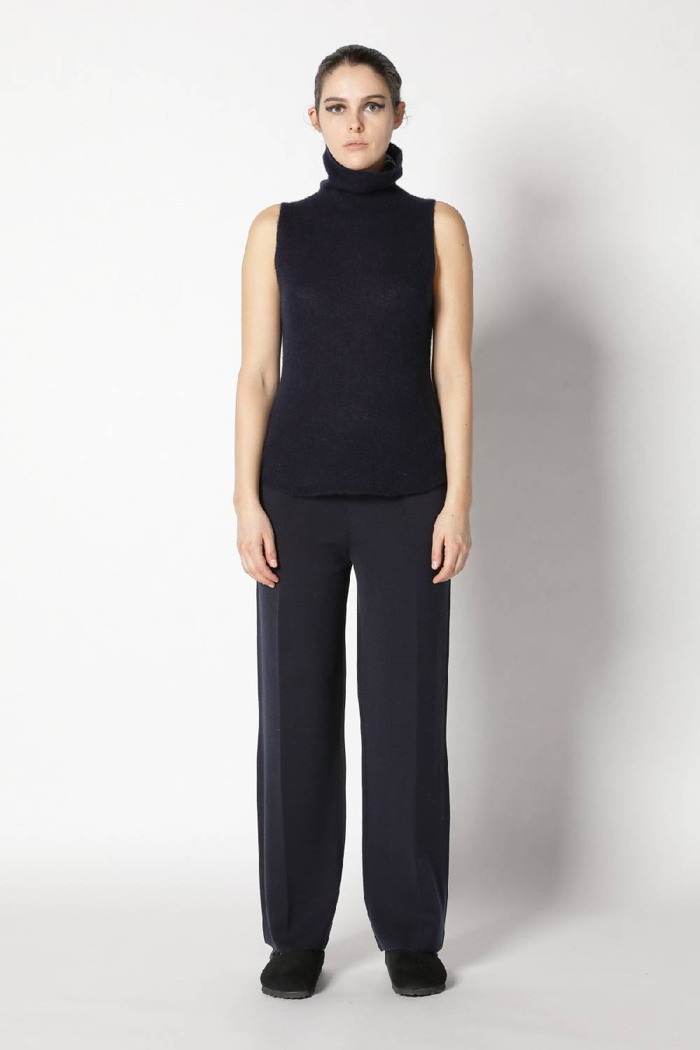 Sminfinity fluffy turtle top + fluffy triangle + silky suit pants Begrenzt auf 3 Tage