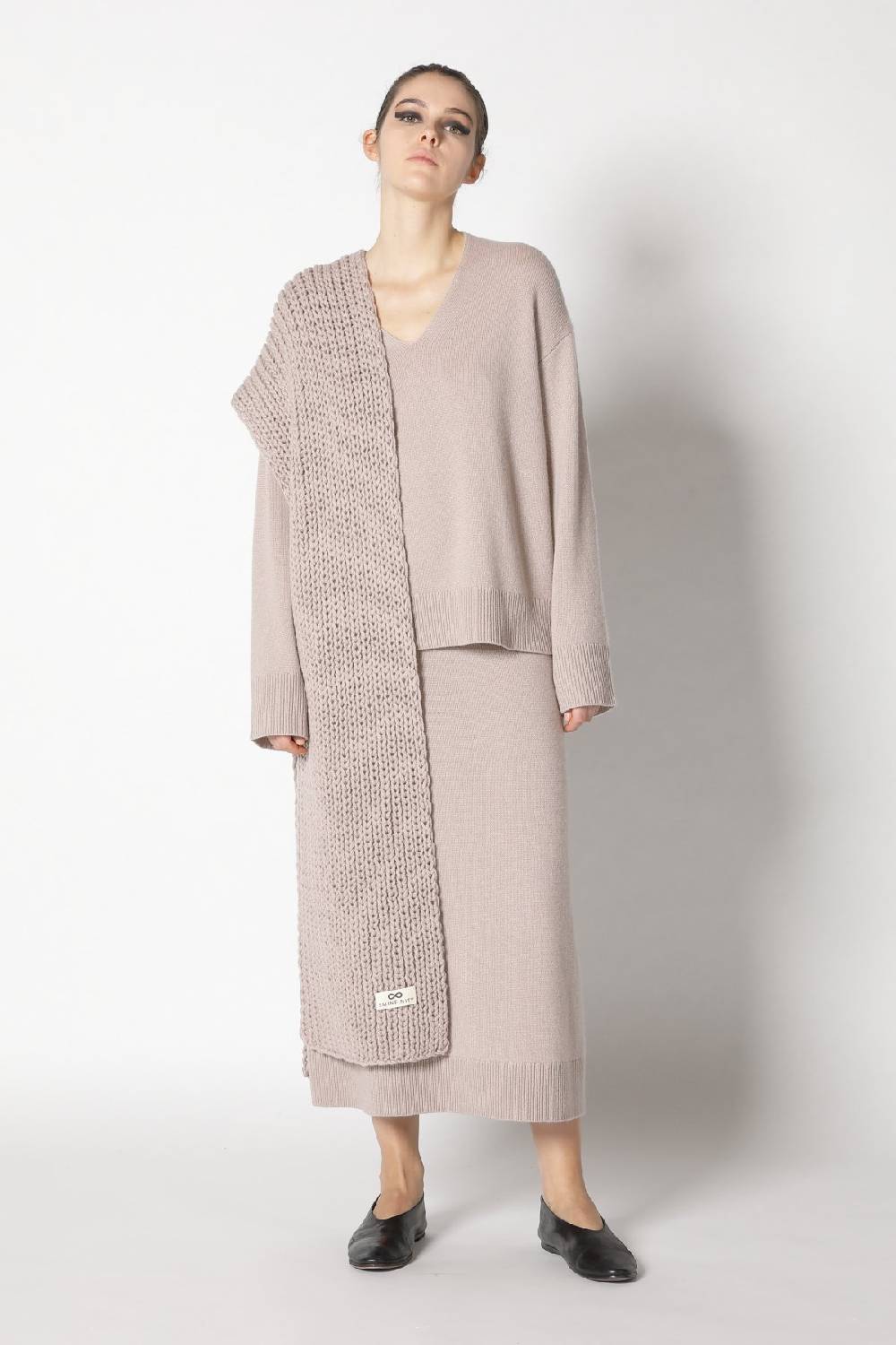 Sminfinity pure V neck + loosely 1x1 rib scarf + pure A skirt Outlet