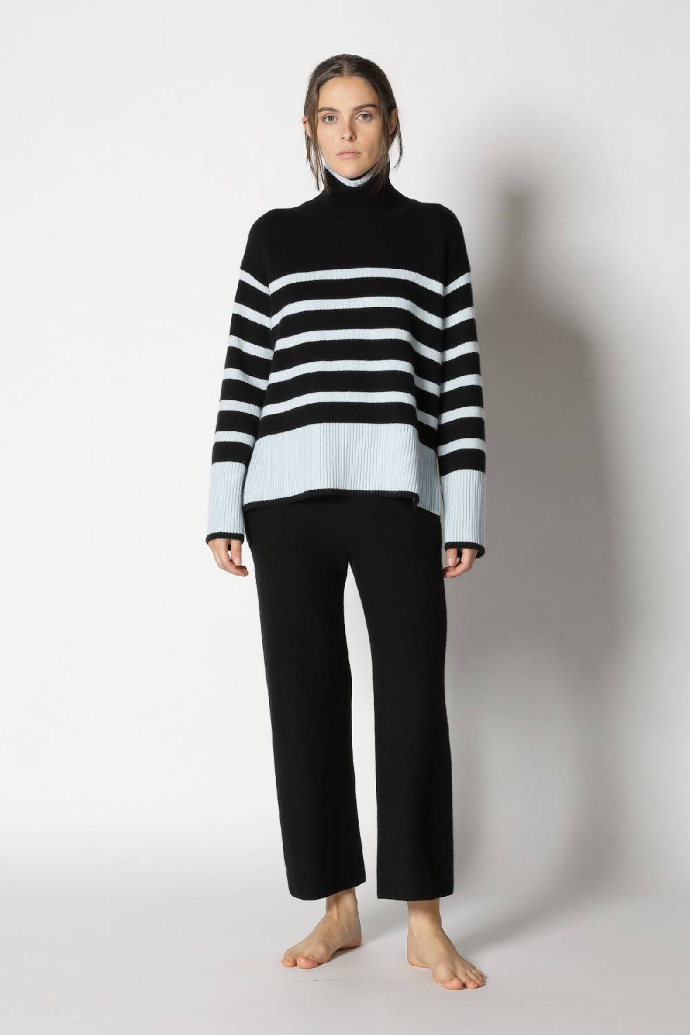 Sminfinity doubleface capecoat + slouchy striped turtle + gater cropped pants JETZT KAUFEN