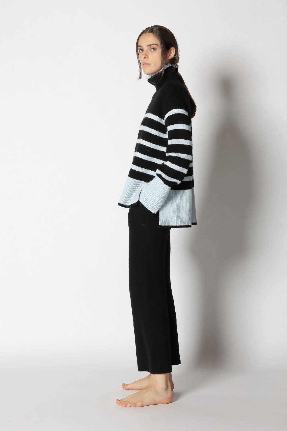 Sminfinity doubleface capecoat + slouchy striped turtle + gater cropped pants JETZT KAUFEN