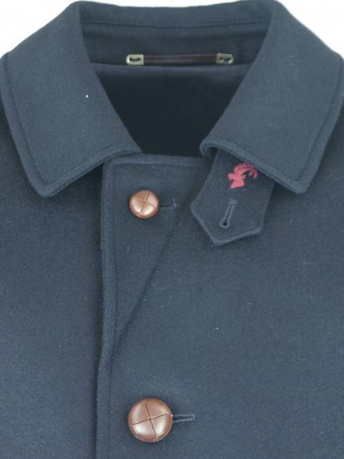Steinbock Klassischer Mantel aus Alpacca-Loden mit Umlegekragen und Mundspange im Angebot