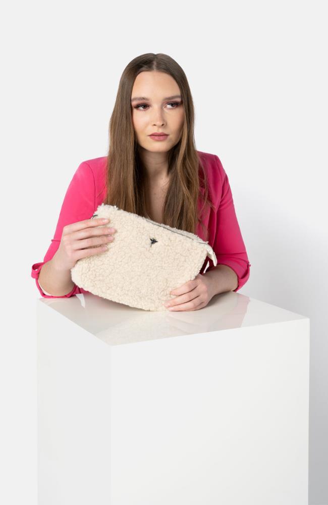 Stuff Maker Teddy Crossbody bag in Weiß Neuheiten